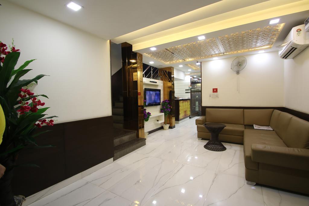 Hotel Hill Palace -Near Karol Bagh Metro Station Дели Экстерьер фото