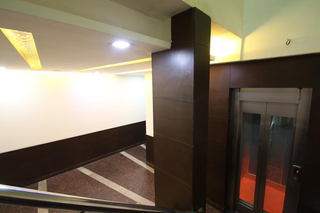 Hotel Hill Palace -Near Karol Bagh Metro Station Дели Экстерьер фото
