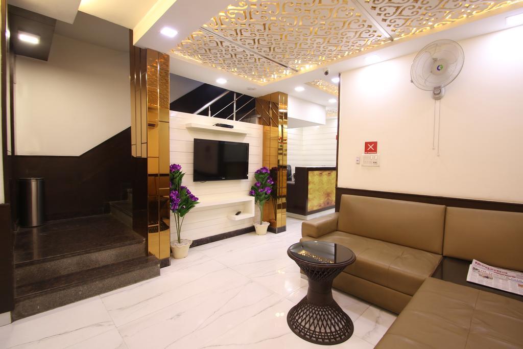 Hotel Hill Palace -Near Karol Bagh Metro Station Дели Экстерьер фото