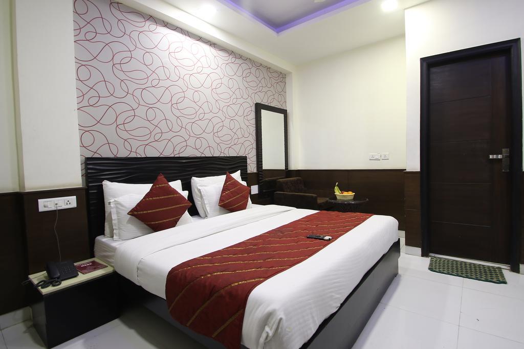 Hotel Hill Palace -Near Karol Bagh Metro Station Дели Экстерьер фото