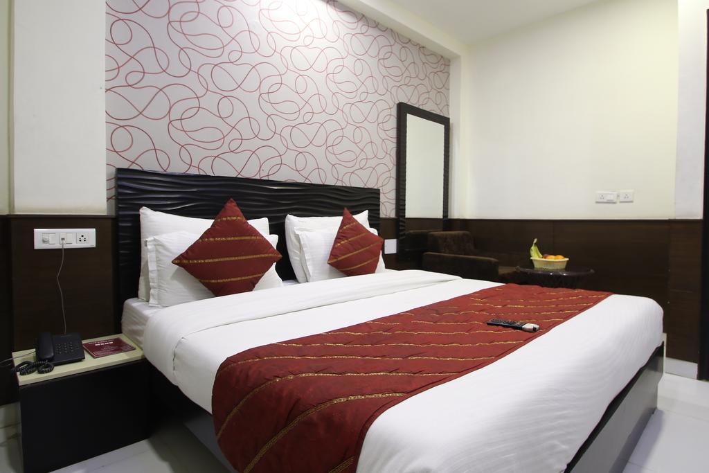 Hotel Hill Palace -Near Karol Bagh Metro Station Дели Экстерьер фото