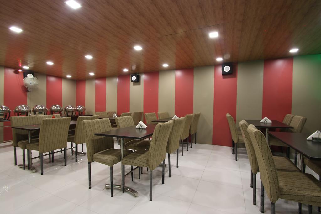Hotel Hill Palace -Near Karol Bagh Metro Station Дели Экстерьер фото