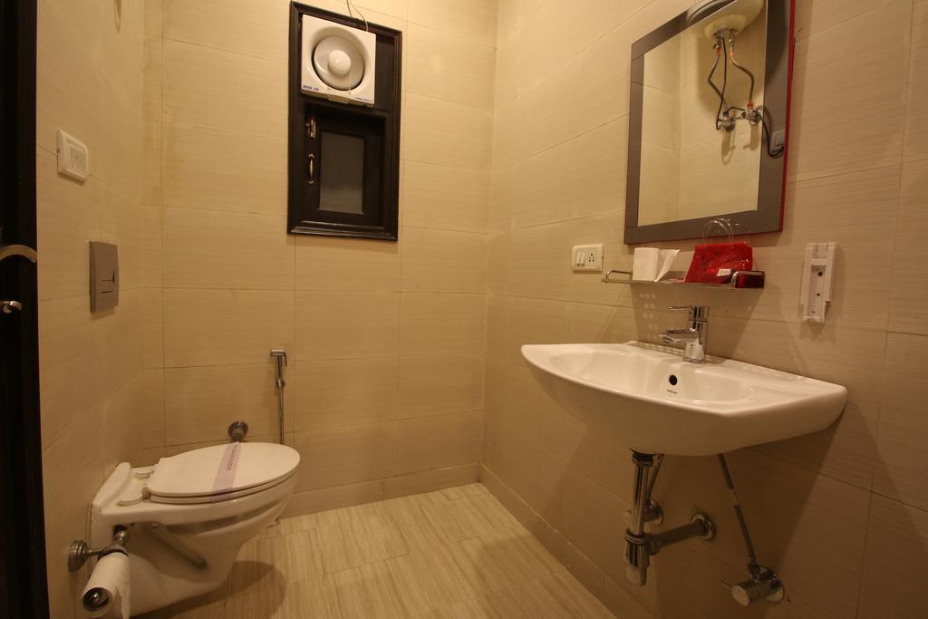 Hotel Hill Palace -Near Karol Bagh Metro Station Дели Экстерьер фото
