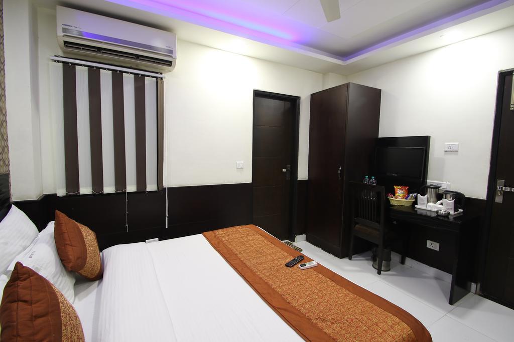 Hotel Hill Palace -Near Karol Bagh Metro Station Дели Экстерьер фото