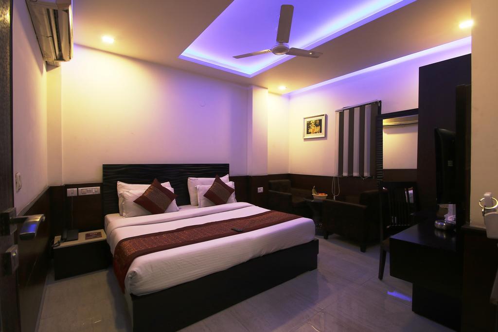 Hotel Hill Palace -Near Karol Bagh Metro Station Дели Экстерьер фото