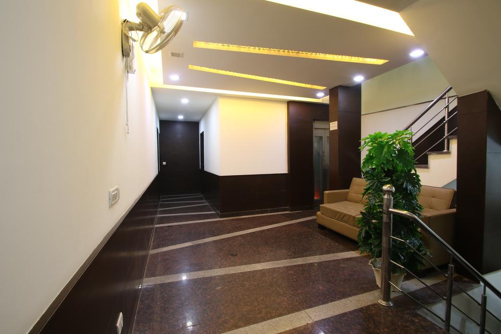 Hotel Hill Palace -Near Karol Bagh Metro Station Дели Экстерьер фото