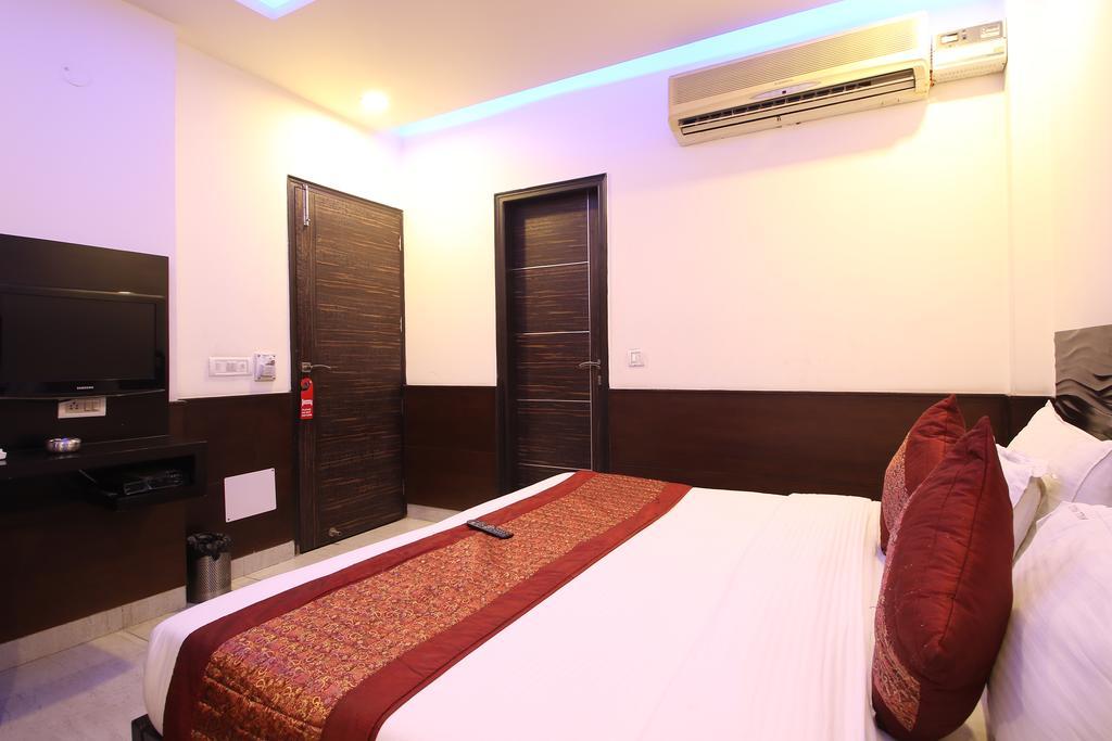 Hotel Hill Palace -Near Karol Bagh Metro Station Дели Экстерьер фото