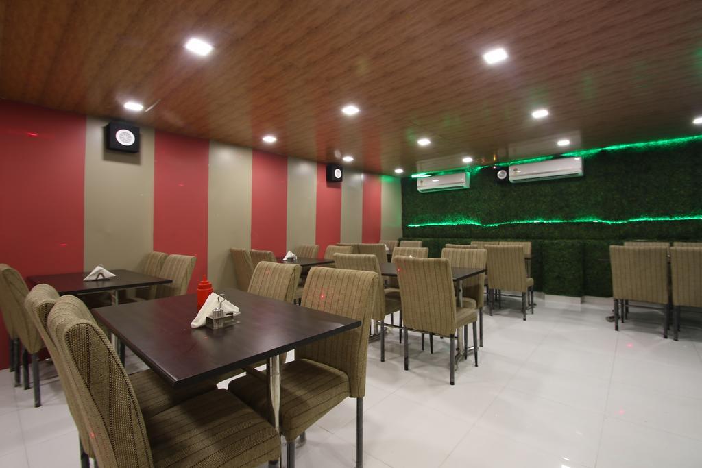 Hotel Hill Palace -Near Karol Bagh Metro Station Дели Экстерьер фото