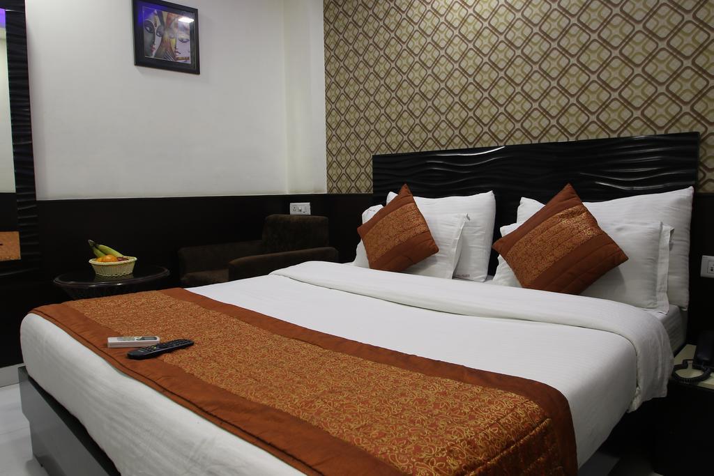 Hotel Hill Palace -Near Karol Bagh Metro Station Дели Экстерьер фото