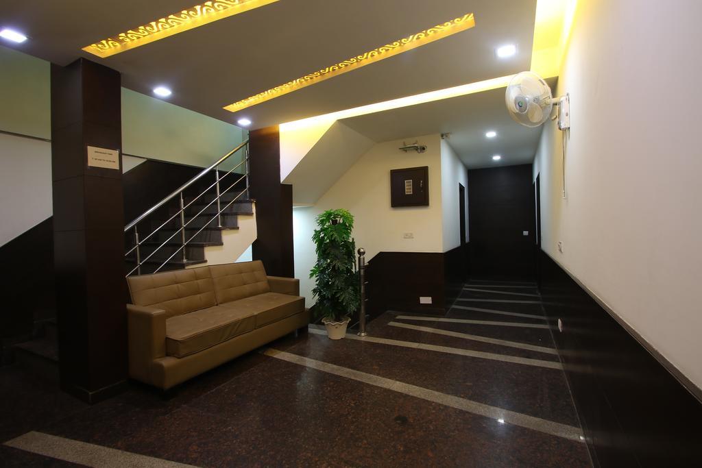 Hotel Hill Palace -Near Karol Bagh Metro Station Дели Экстерьер фото