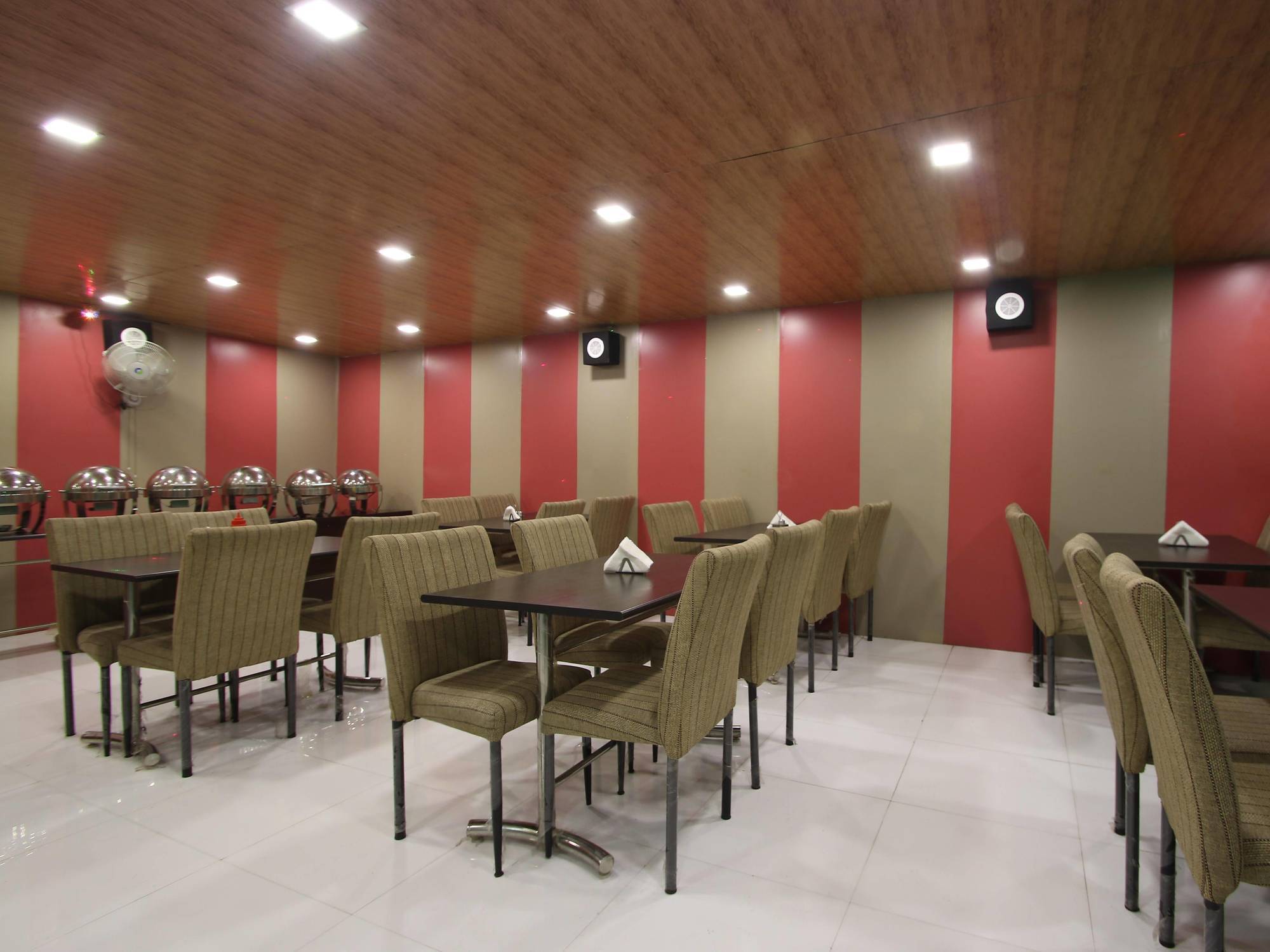 Hotel Hill Palace -Near Karol Bagh Metro Station Дели Экстерьер фото
