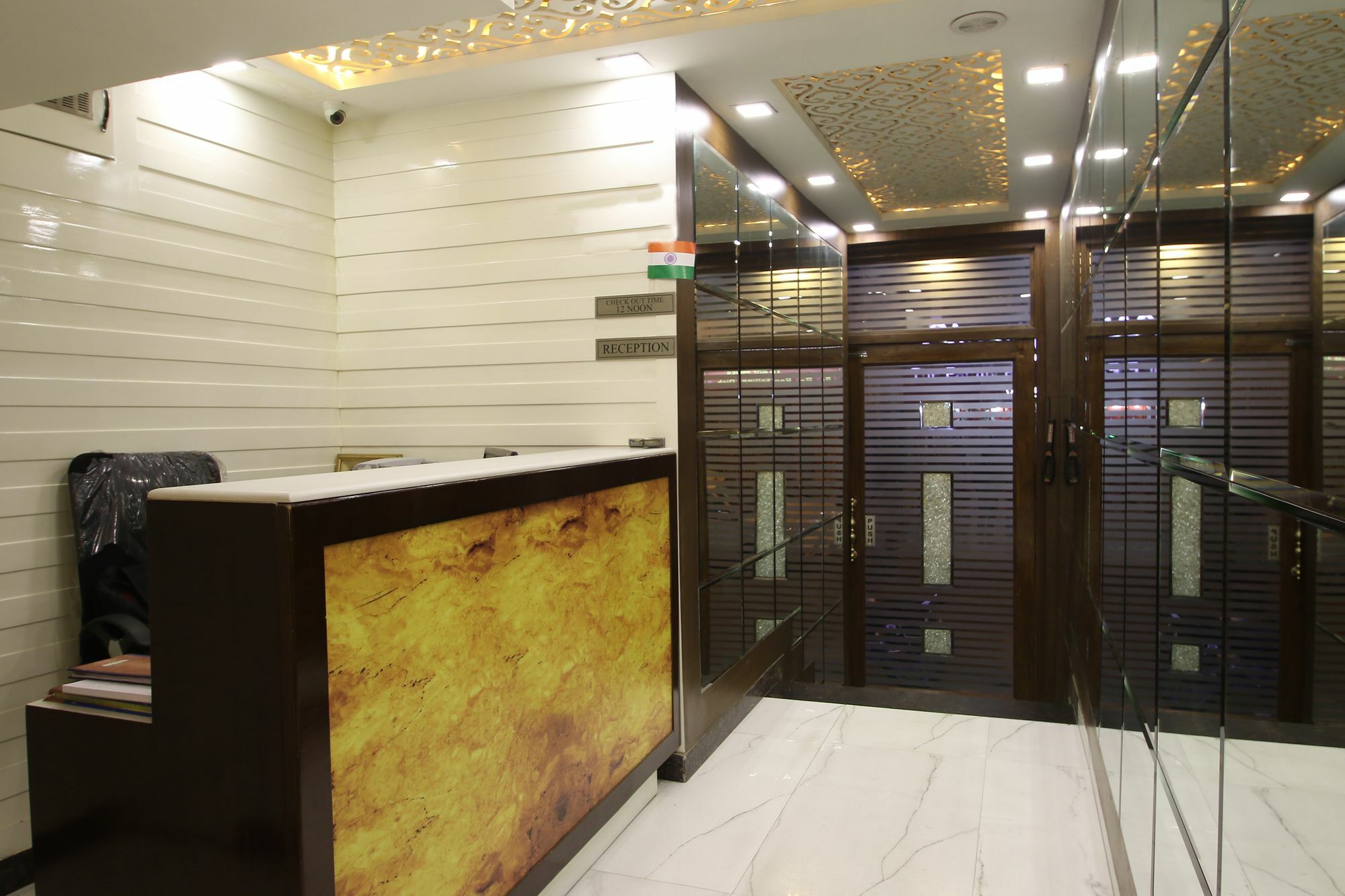 Hotel Hill Palace -Near Karol Bagh Metro Station Дели Экстерьер фото